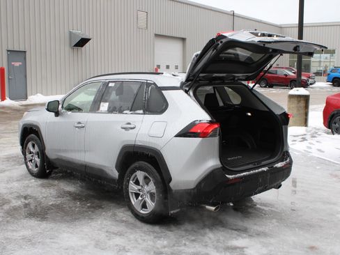 Used 2025 Toyota RAV4 XLE image 7
