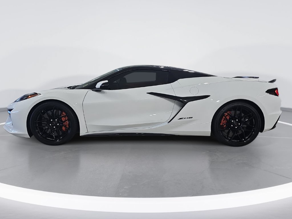Used 2025 Chevrolet Corvette Z06 RWD image 7
