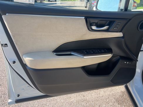 Used 2018 Honda Clarity Touring image 10