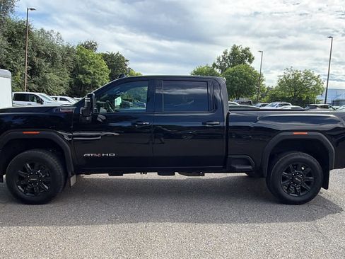 Used 2024 GMC Sierra 2500 AT4 w/ Technology Package AWD/4WD image 8