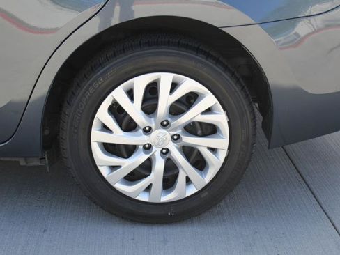 Used 2017 Toyota Corolla LE w/ Carpet Mat Package (TMS) FWD image 35