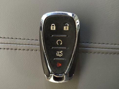 Used 2016 Chevrolet Malibu LT FWD image 32