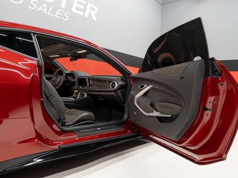 Used 2018 Chevrolet Camaro ZL1 RWD image 70