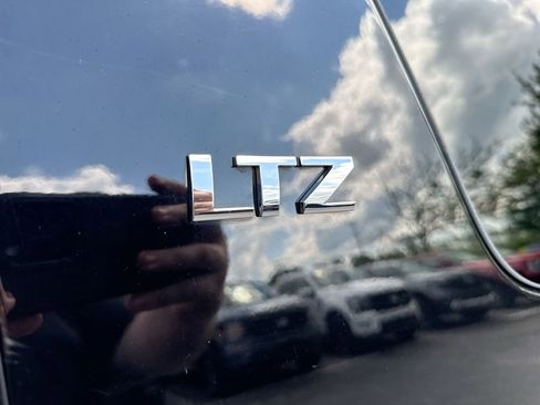 Used 2013 Chevrolet Suburban LTZ AWD/4WD image 28