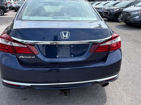 Used 2017 Honda Accord EX image 13