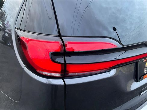 Used 2022 Chrysler Pacifica Touring-L image 32