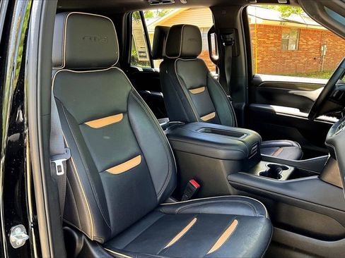 Used 2024 GMC Yukon AT4 w/ Technology Package AWD/4WD image 29