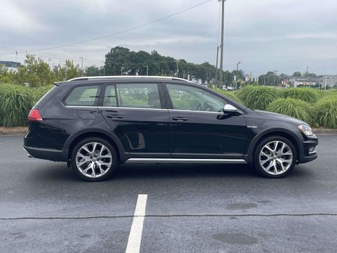 Used 2017 Volkswagen Golf Alltrack SEL AWD/4WD image 8