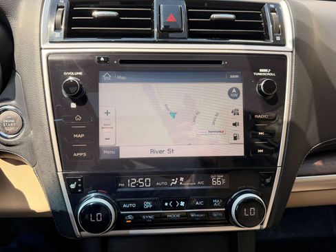 Used 2018 Subaru Outback 2.5i Limited AWD/4WD image 17