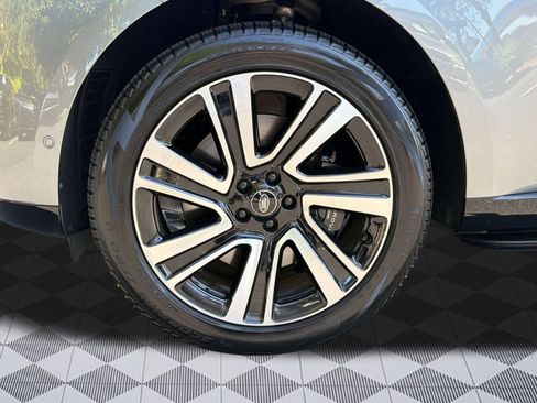 Used 2023 Land Rover Range Rover SE AWD/4WD image 9