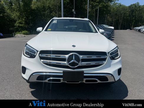 Used 2021 Mercedes-Benz GLC 300 4MATIC image 3