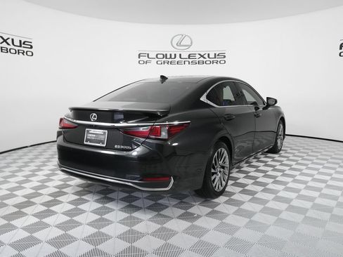 Certified 2024 Lexus ES 300h w/ Technology Package FWD image 7