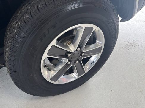 Used 2020 Jeep Wrangler Unlimited Sahara AWD/4WD image 16