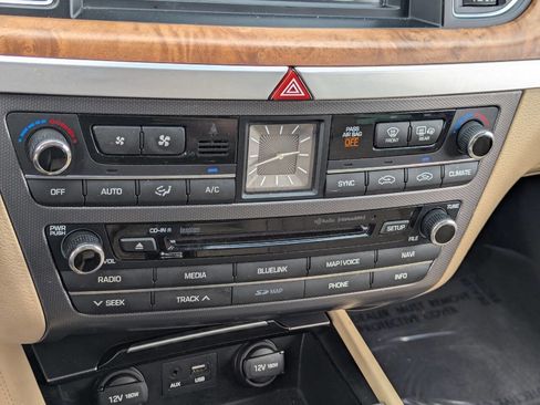 Used 2015 Hyundai Genesis 5.0 image 30