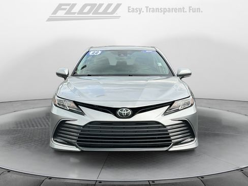 Used 2022 Toyota Camry LE w/ Convenience Package FWD image 3