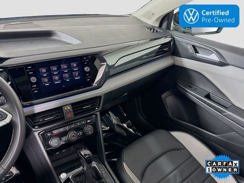 Certified 2022 Volkswagen Taos SEL w/ Panoramic Sunroof Package image 24