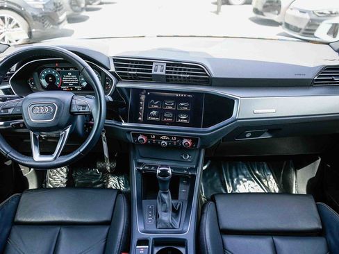 Used 2022 Audi Q3 2.0T Premium w/ Black Optic Sport Package image 12