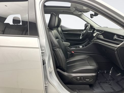 Used 2024 Jeep Grand Cherokee Limited 4xe AWD/4WD image 17