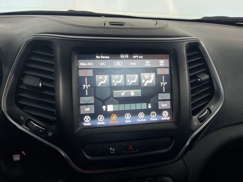 Used 2020 Jeep Cherokee Trailhawk w/ Cold Weather Group image 72