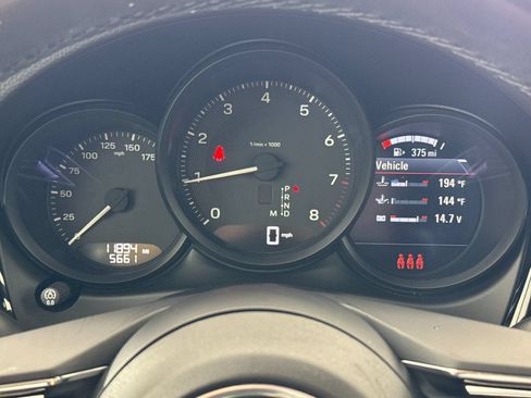 Certified 2025 Porsche Macan w/ Premium Package Plus AWD/4WD image 25