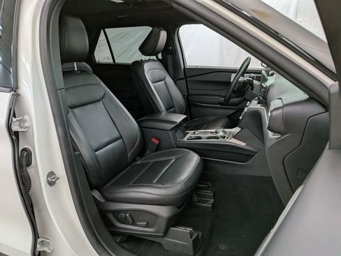 Certified 2020 Ford Explorer XLT w/ Equipment Group 202A image 24