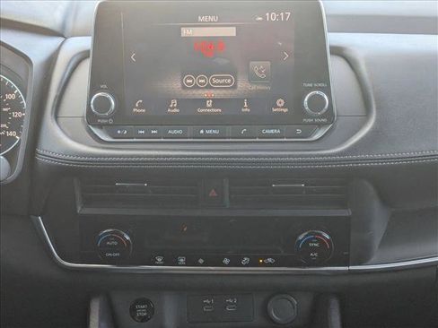 Used 2024 Nissan Rogue SV image 14