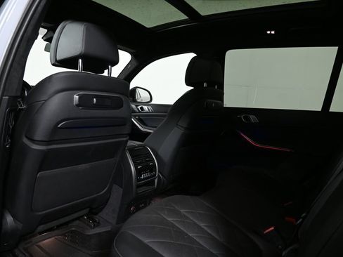 Used 2024 BMW X7 xDrive40i w/ M Sport Package AWD/4WD image 7