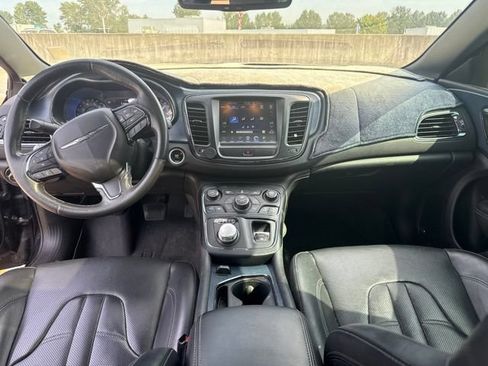 Used 2015 Chrysler 200 S w/ Comfort Group FWD image 12