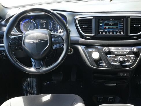 Used 2018 Chrysler Pacifica Touring Plus w/ S Appearance Package FWD image 5