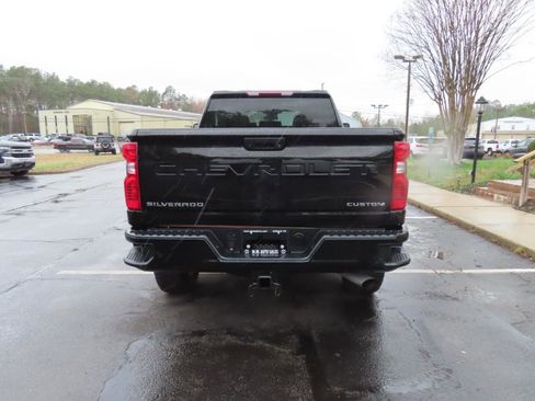 Used 2024 Chevrolet Silverado 2500 Custom w/ Z71 Off-Road Package image 6