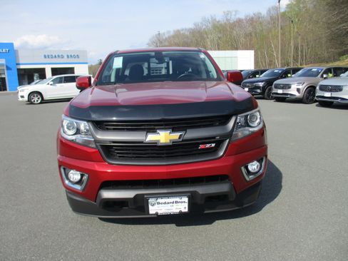Used 2018 Chevrolet Colorado Z71 AWD/4WD image 2