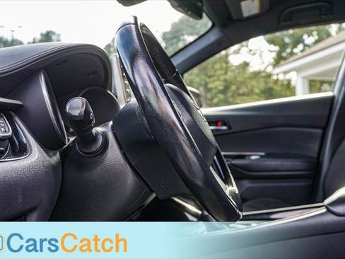 Used 2019 Toyota C-HR XLE image 24