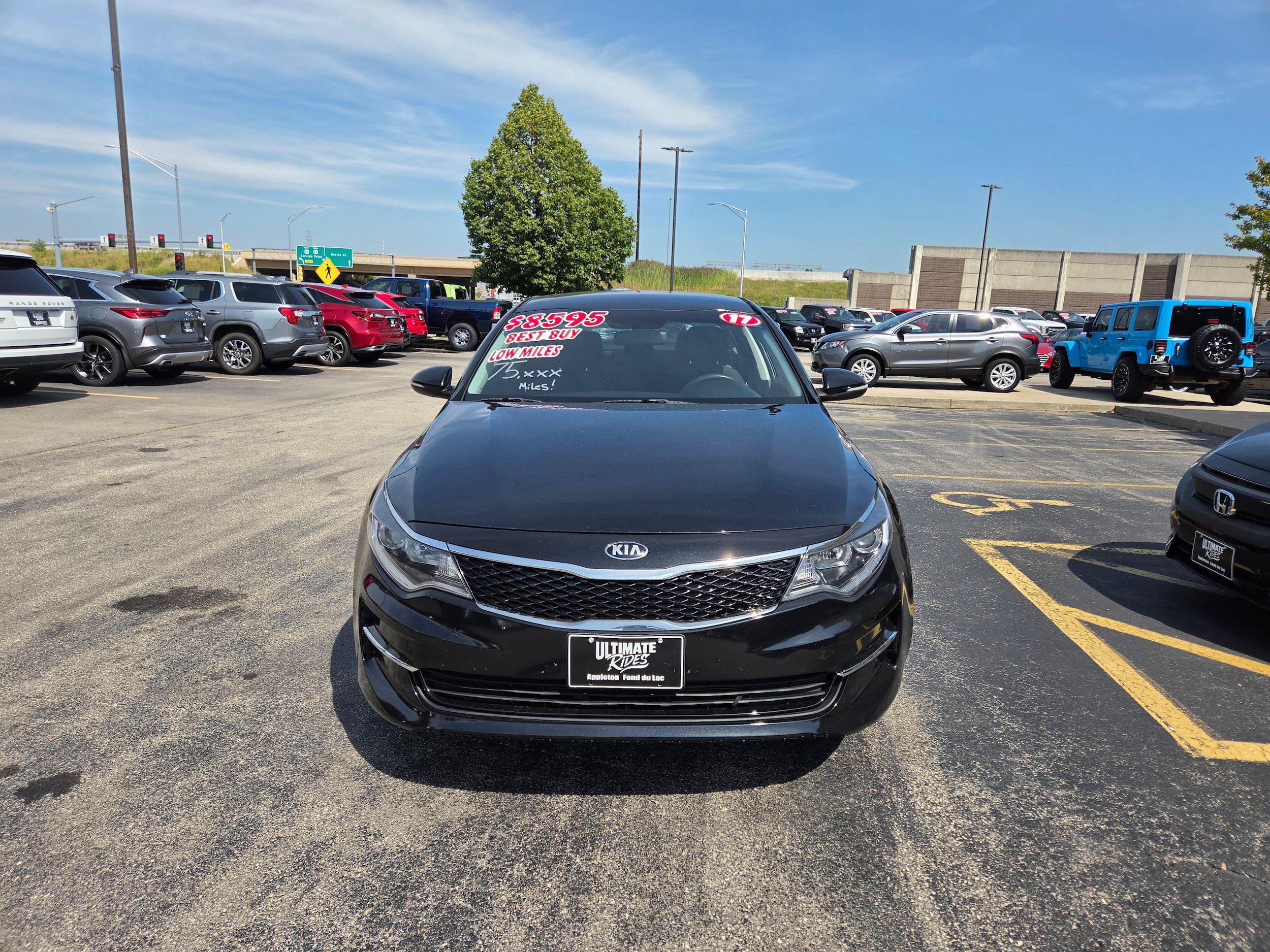 Used 2017 Kia Optima LX FWD image 2