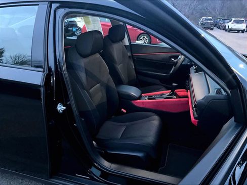 Used 2025 Honda Accord SE image 11