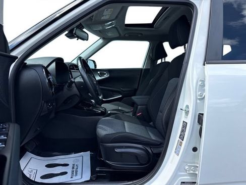 Used 2022 Kia Soul GT-Line FWD image 10