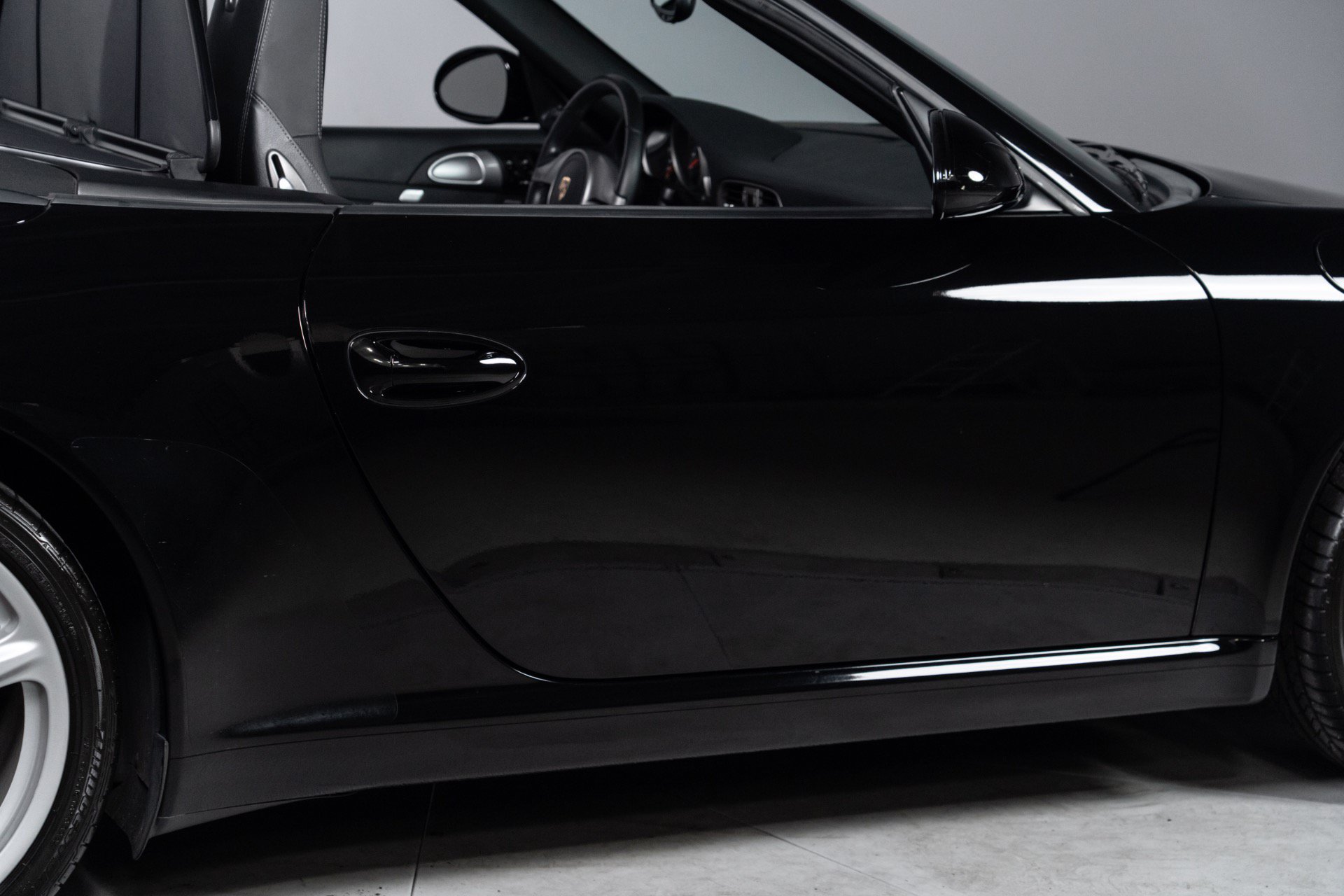 Used 2010 Porsche 911 Cabriolet image 87