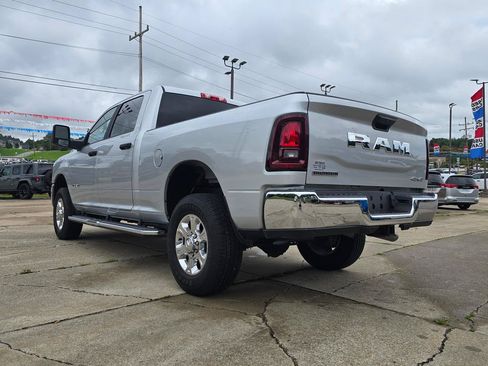 Used 2026 RAM 2500 Big Horn AWD/4WD image 5