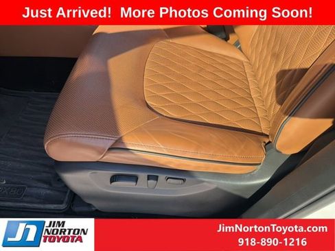 Used 2023 INFINITI QX80 Sensory w/ All-Season Package image 11