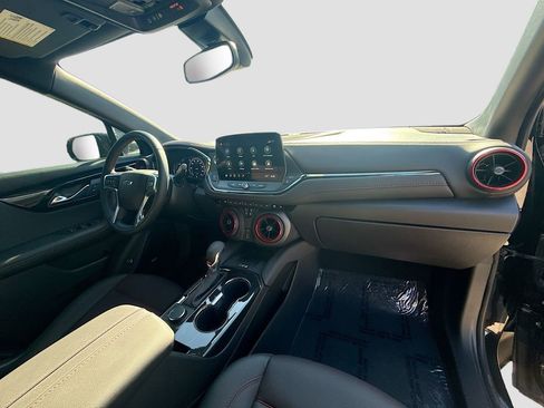 Used 2025 Chevrolet Blazer RS image 31