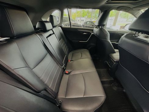 Used 2022 Toyota RAV4 XLE Premium AWD/4WD image 31