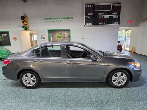 Used 2011 Honda Accord LX-P image 5