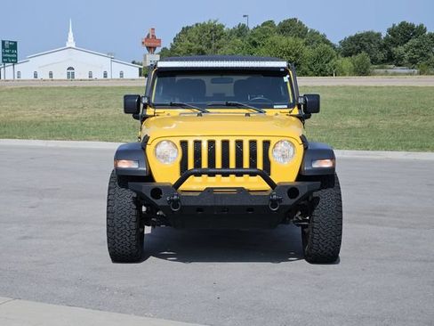 Used 2019 Jeep Wrangler Sport AWD/4WD image 2