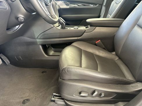 Used 2025 Cadillac XT5 Premium Luxury image 15