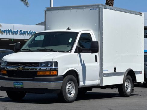 New 2026 Chevrolet Express 3500 w/ Power Convenience Package RWD image 7