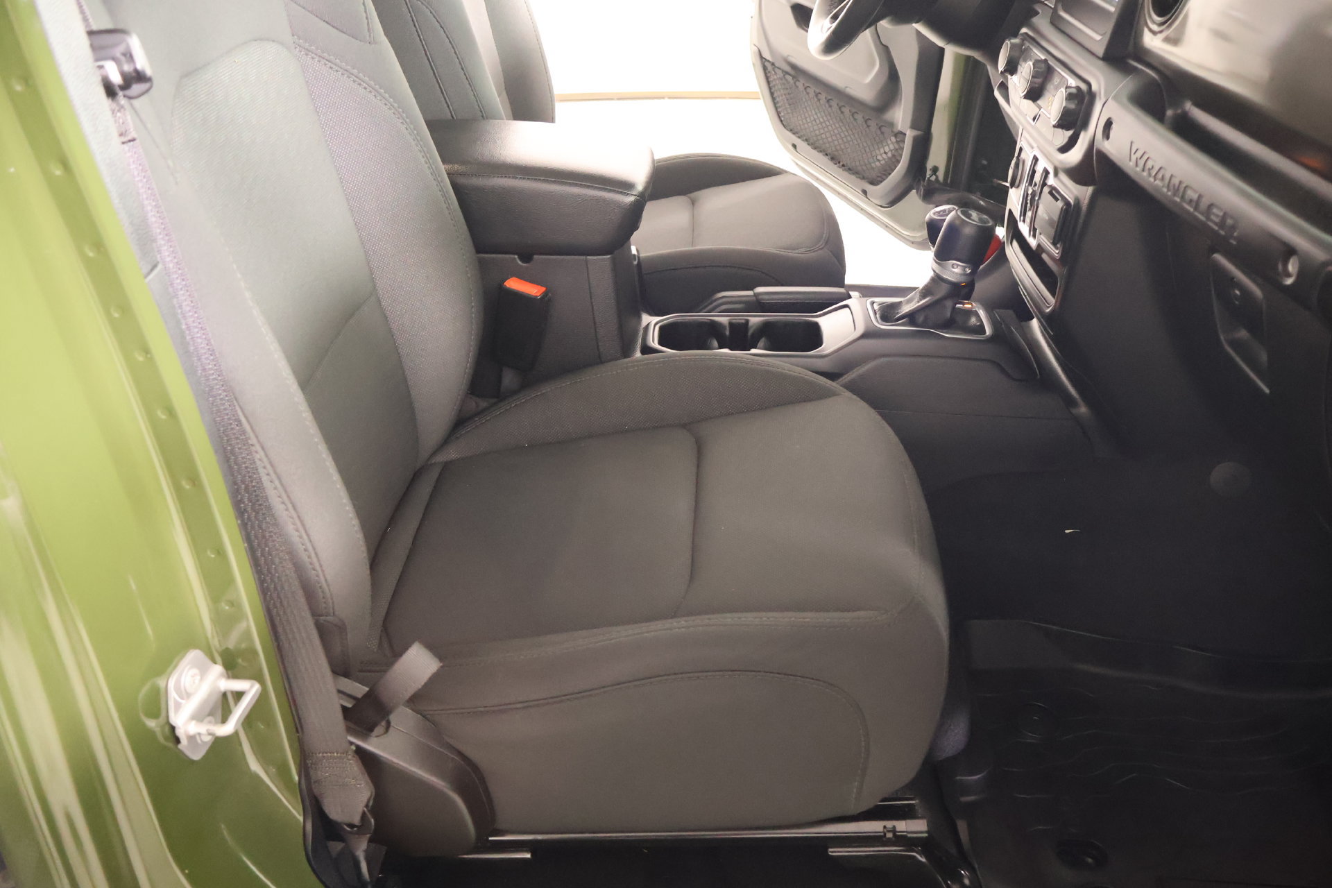 Used 2020 Jeep Wrangler Unlimited Sport AWD/4WD image 13