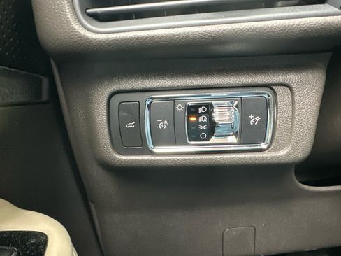 Used 2023 Lincoln Corsair Reserve w/ Equipment Group 201A image 24