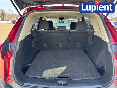 Used 2021 Nissan Rogue SV image 5