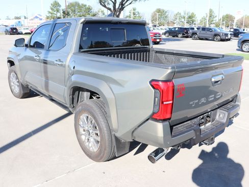 Certified 2025 Toyota Tacoma Limited image 8