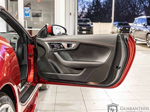 Used 2016 Jaguar F-TYPE R image 28