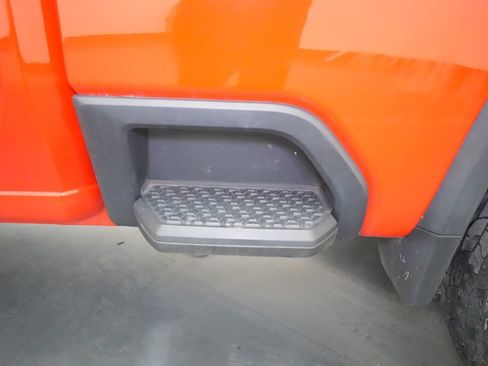 Used 2020 Chevrolet Silverado 2500 LTZ AWD/4WD image 28